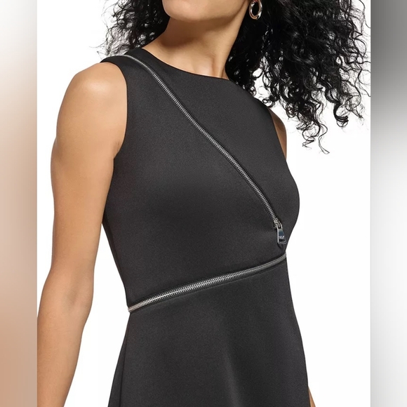 NWT Ladies Size 2 Crewneck Sleeveless Zip-Trim Shift Dress in Black - Picture 3 of 4